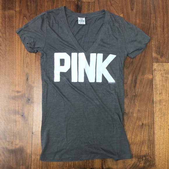Victoria’s Secret pink T-shirt bundle - Picture 2 of 4